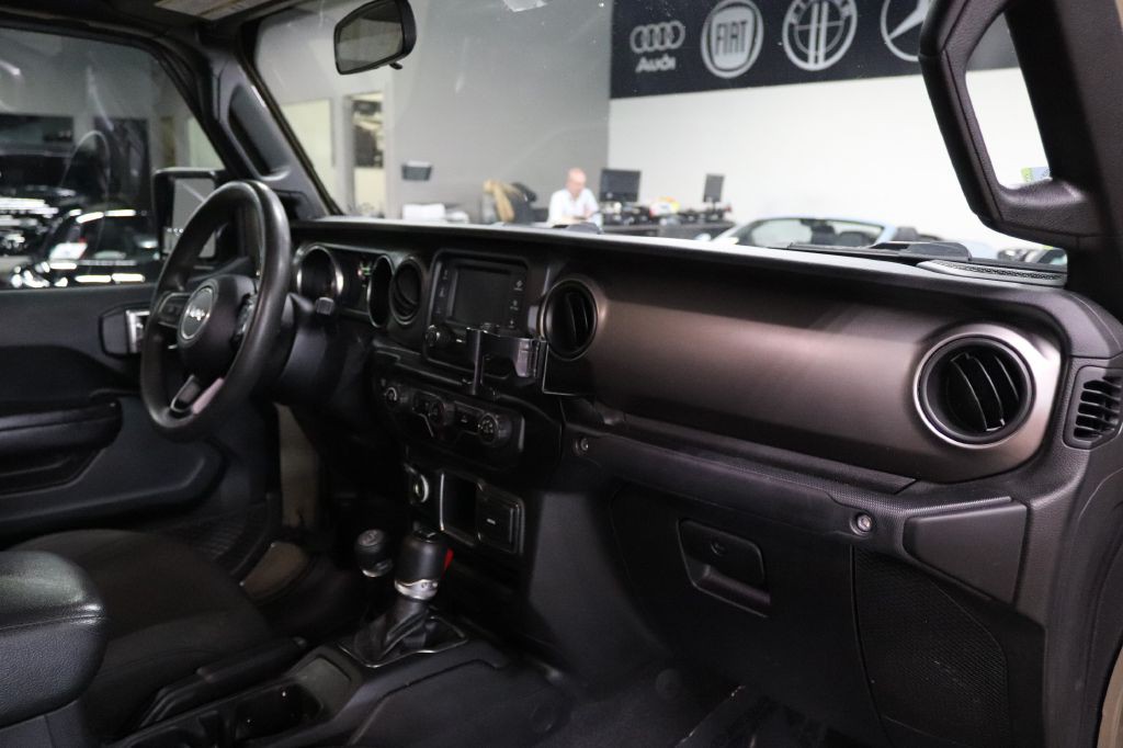2020 Jeep Gladiator Image 24