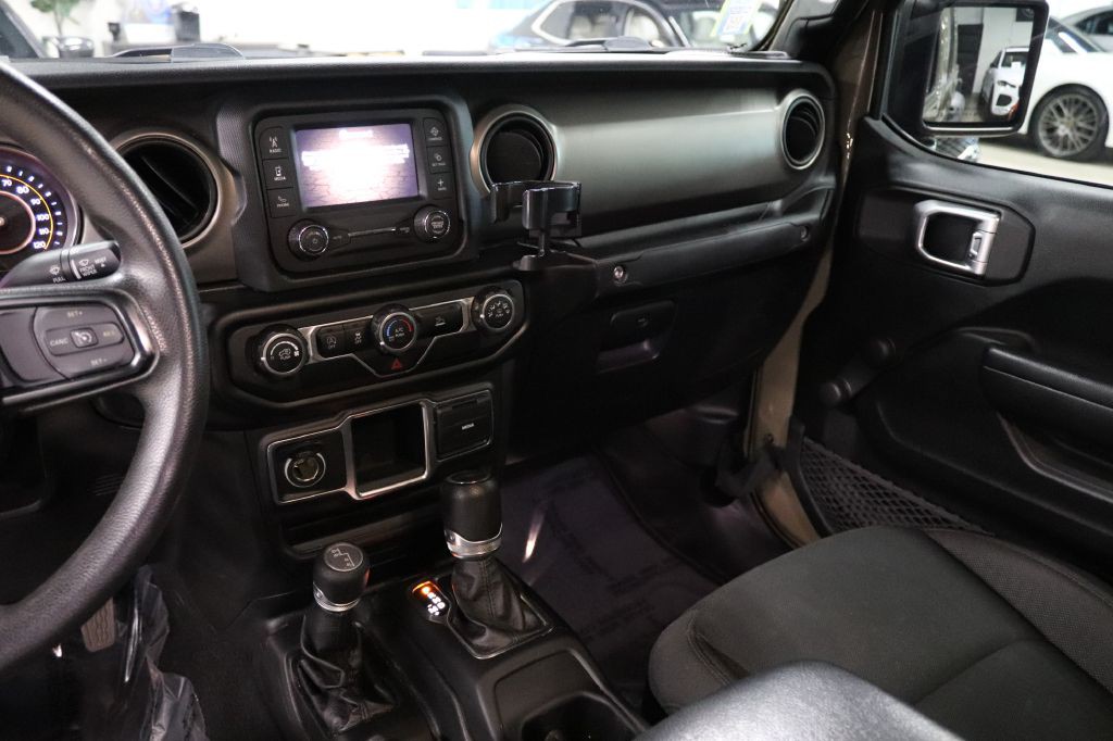 2020 Jeep Gladiator Image 29