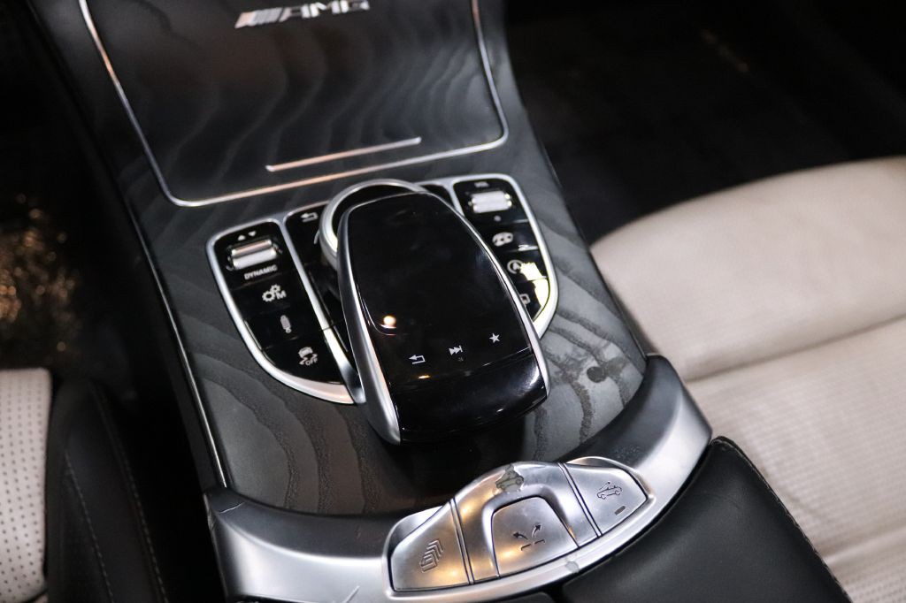 2017 Mercedes-Benz C-Class Image 31