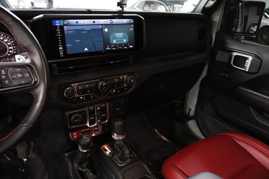 2024 Jeep Wrangler Image 29