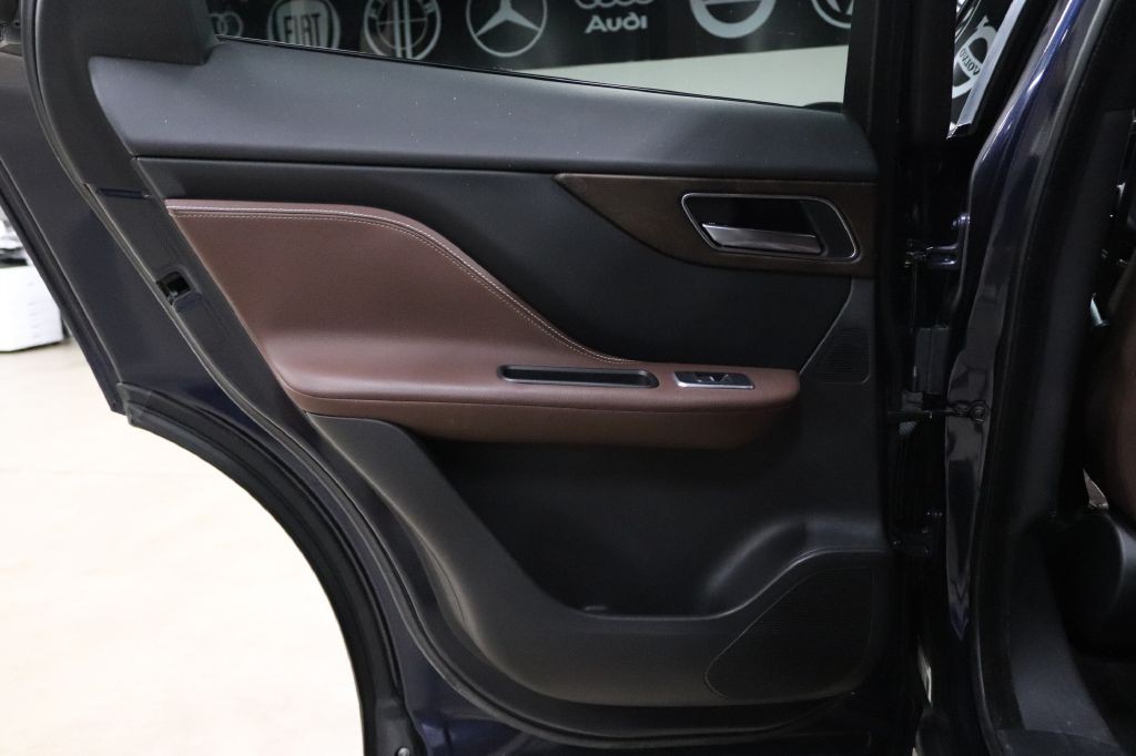 2019 Jaguar F-PACE Image 13