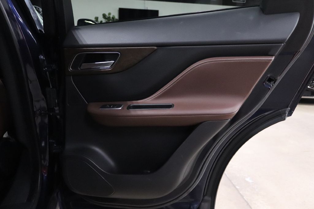 2019 Jaguar F-PACE Image 18