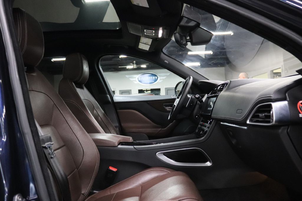 2019 Jaguar F-PACE Image 23