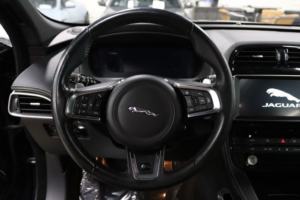 2019 Jaguar F-PACE Image 27