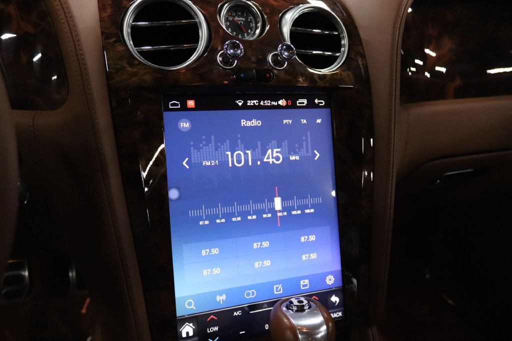 2005 Bentley Continental Image 25