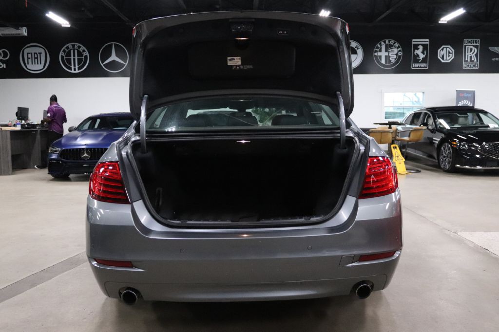 2016 BMW 5 Series Image 23