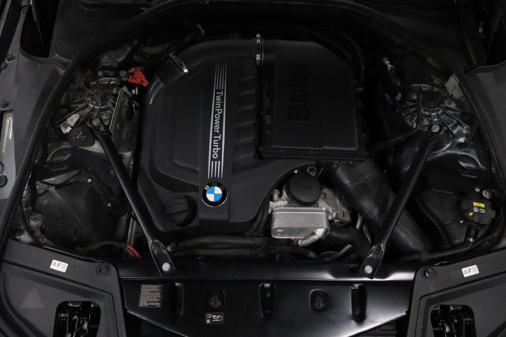 2016 BMW 5 Series Image 31