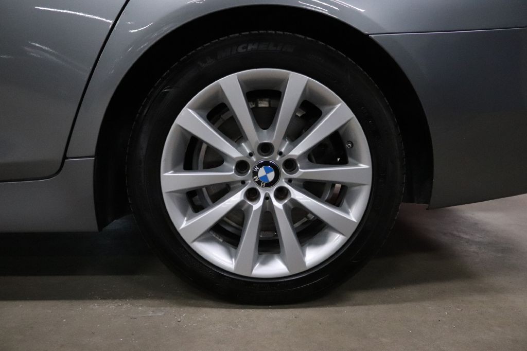 2016 BMW 5 Series Image 33