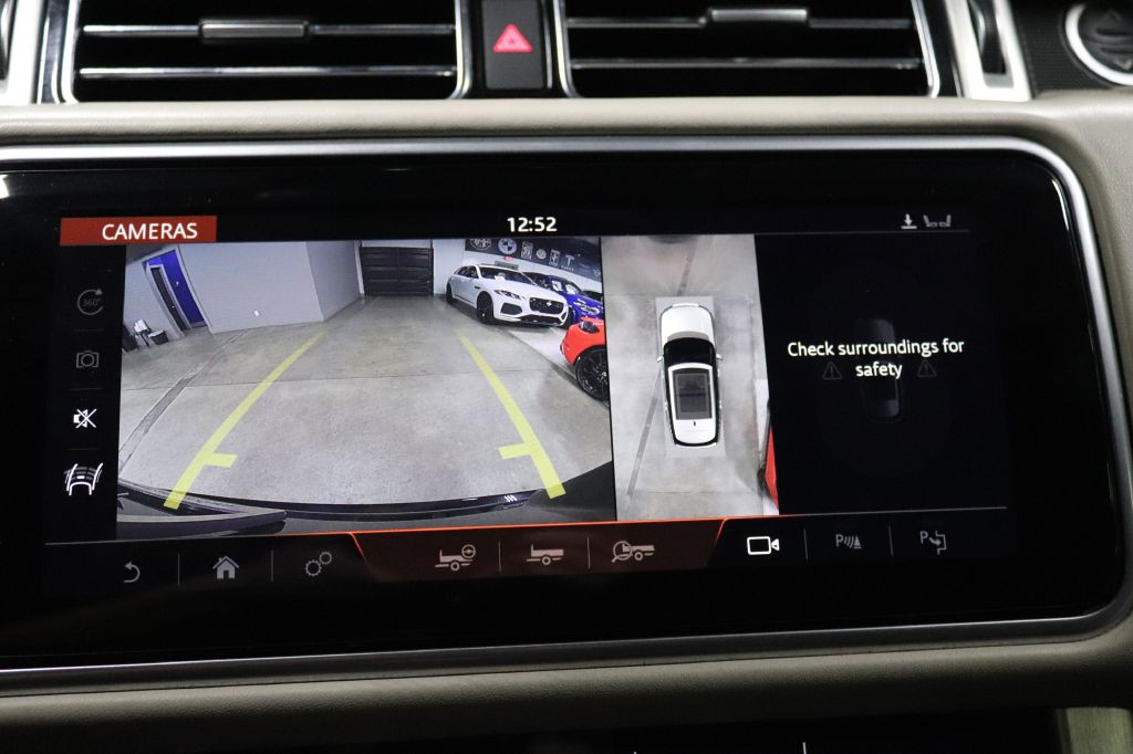 2021 Land Rover Range Rover Image 16