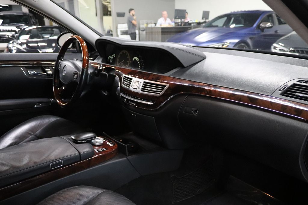 2009 Mercedes-Benz S-Class Image 29