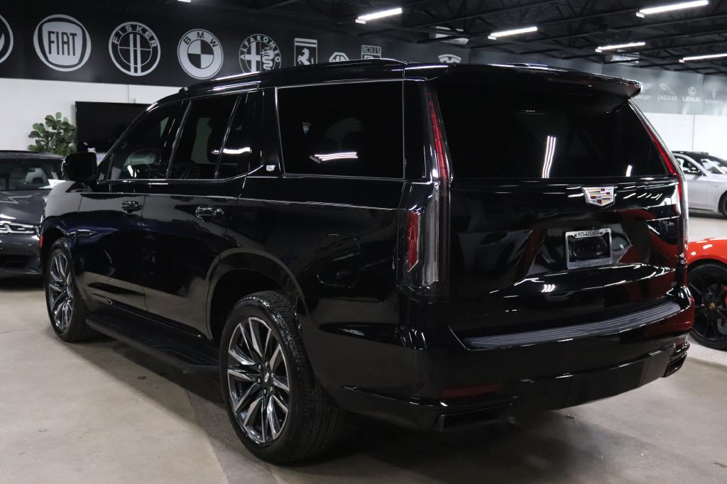 2022 Cadillac Escalade Image 3