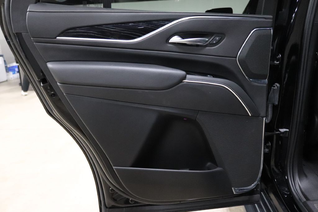 2022 Cadillac Escalade Image 13