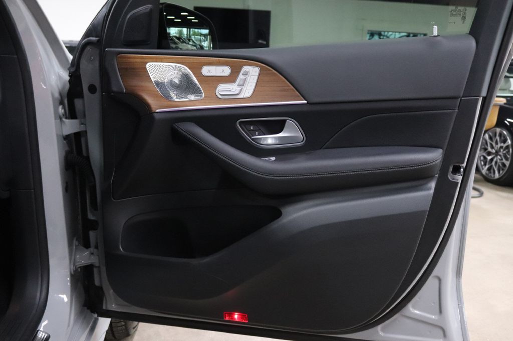 2025 Mercedes-Benz GLE-Class Image 22