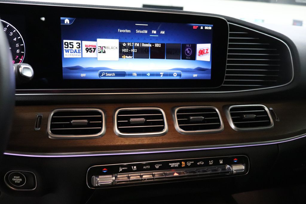2025 Mercedes-Benz GLE-Class Image 32
