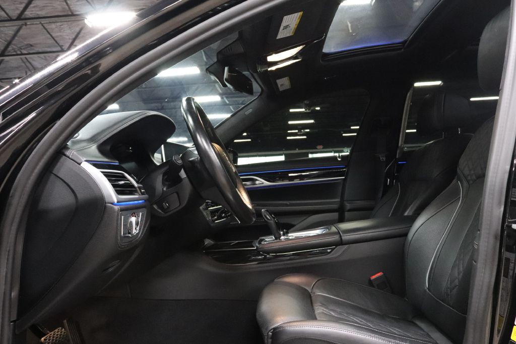 2022 BMW 7 Series Image 10