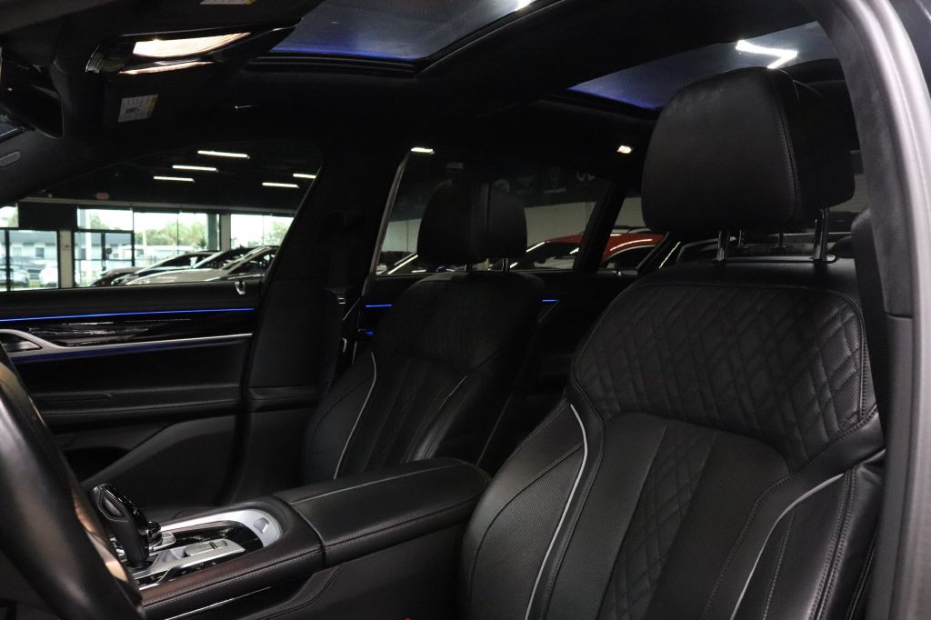 2022 BMW 7 Series Image 11