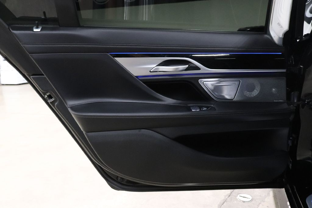 2022 BMW 7 Series Image 13