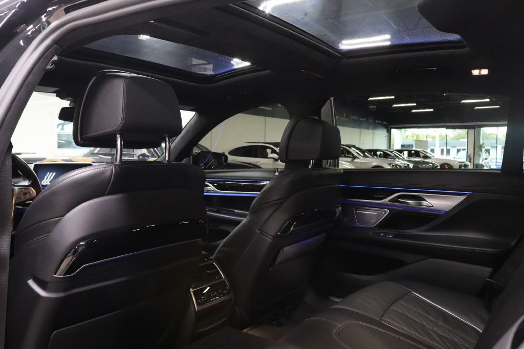 2022 BMW 7 Series Image 16