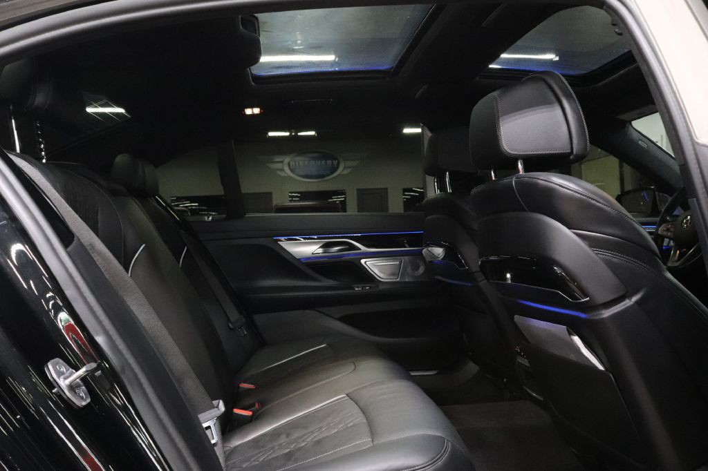 2022 BMW 7 Series Image 19