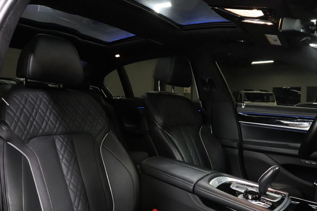 2022 BMW 7 Series Image 24