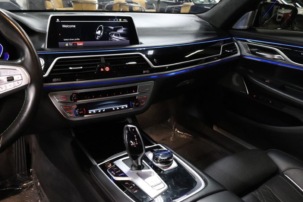 2022 BMW 7 Series Image 30