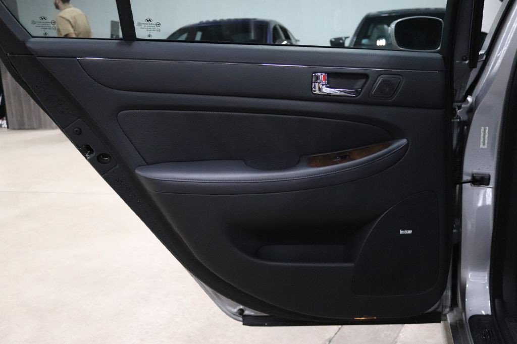 2010 Hyundai Genesis Image 13