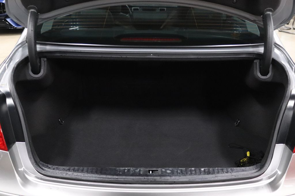 2010 Hyundai Genesis Image 17