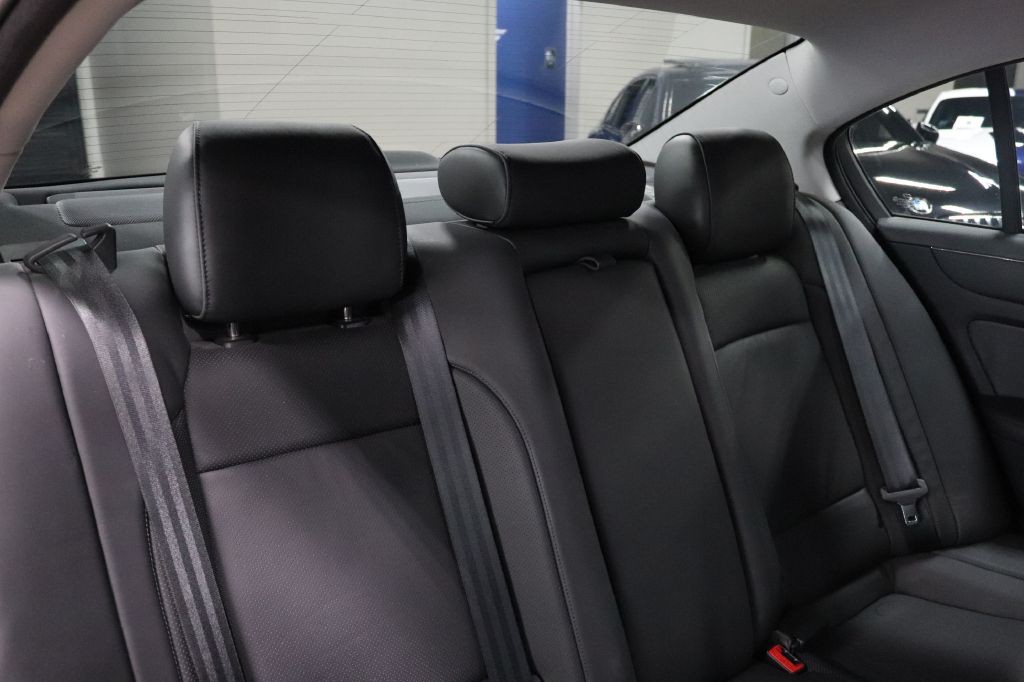 2010 Hyundai Genesis Image 20