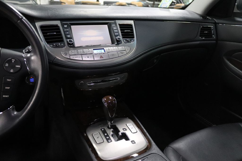 2010 Hyundai Genesis Image 30