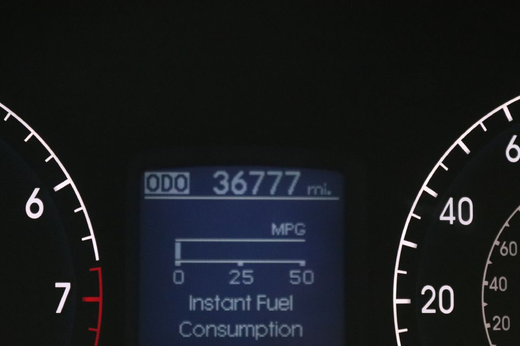 2010 Hyundai Genesis Image 36