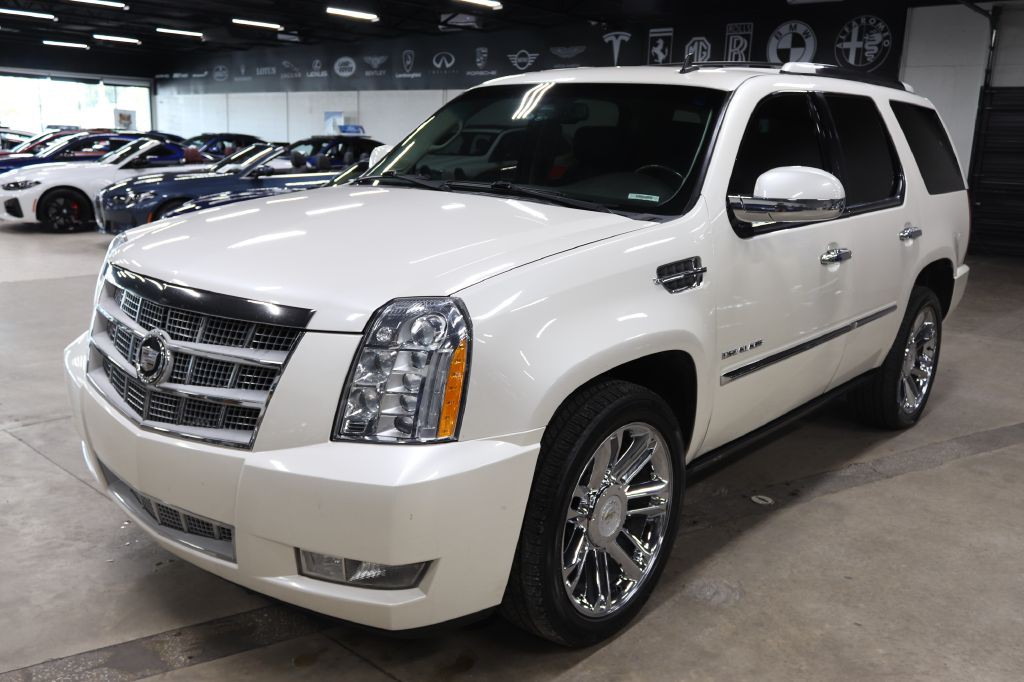2011 Cadillac Escalade Image 1