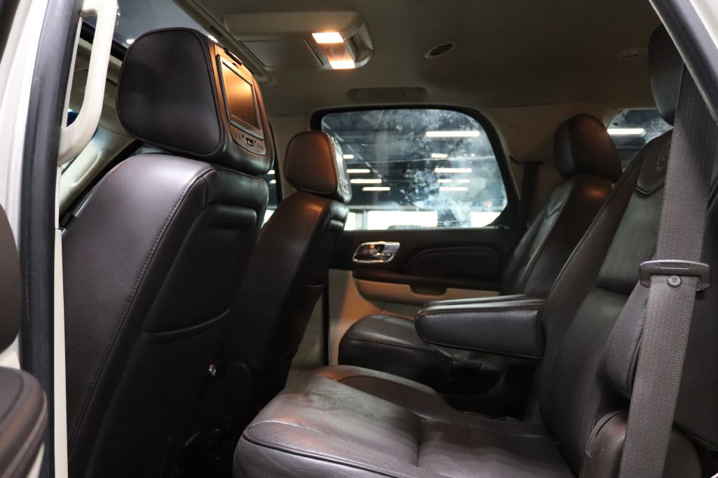 2011 Cadillac Escalade Image 14
