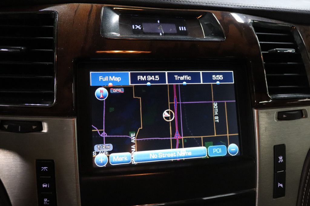 2011 Cadillac Escalade Image 33