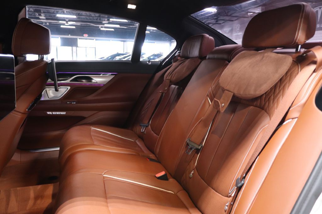 2018 BMW 7 Series Image 23