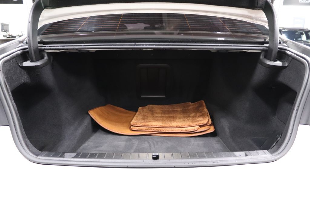 2018 BMW 7 Series Image 25