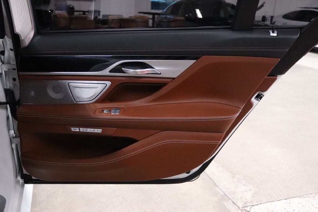 2018 BMW 7 Series Image 26