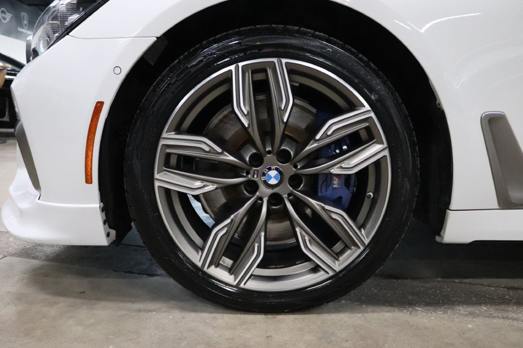 2018 BMW 7 Series Image 33