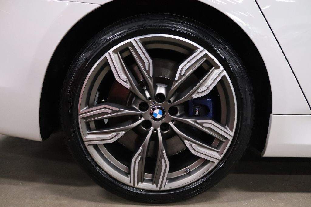 2018 BMW 7 Series Image 35