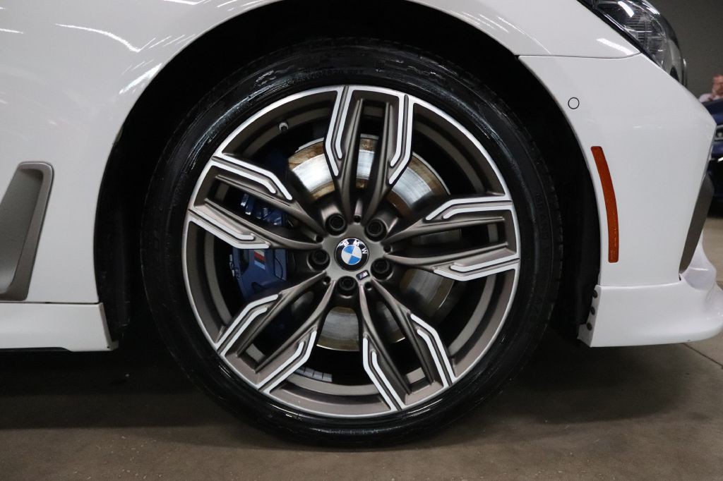2018 BMW 7 Series Image 36