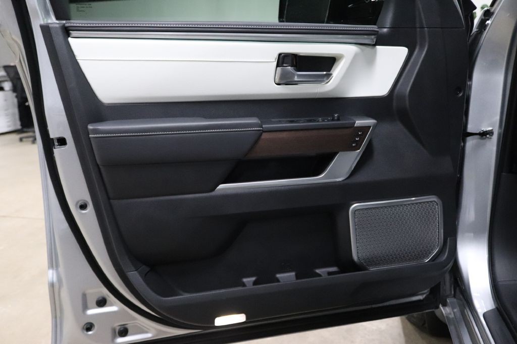 2025 Toyota Sequoia Image 9