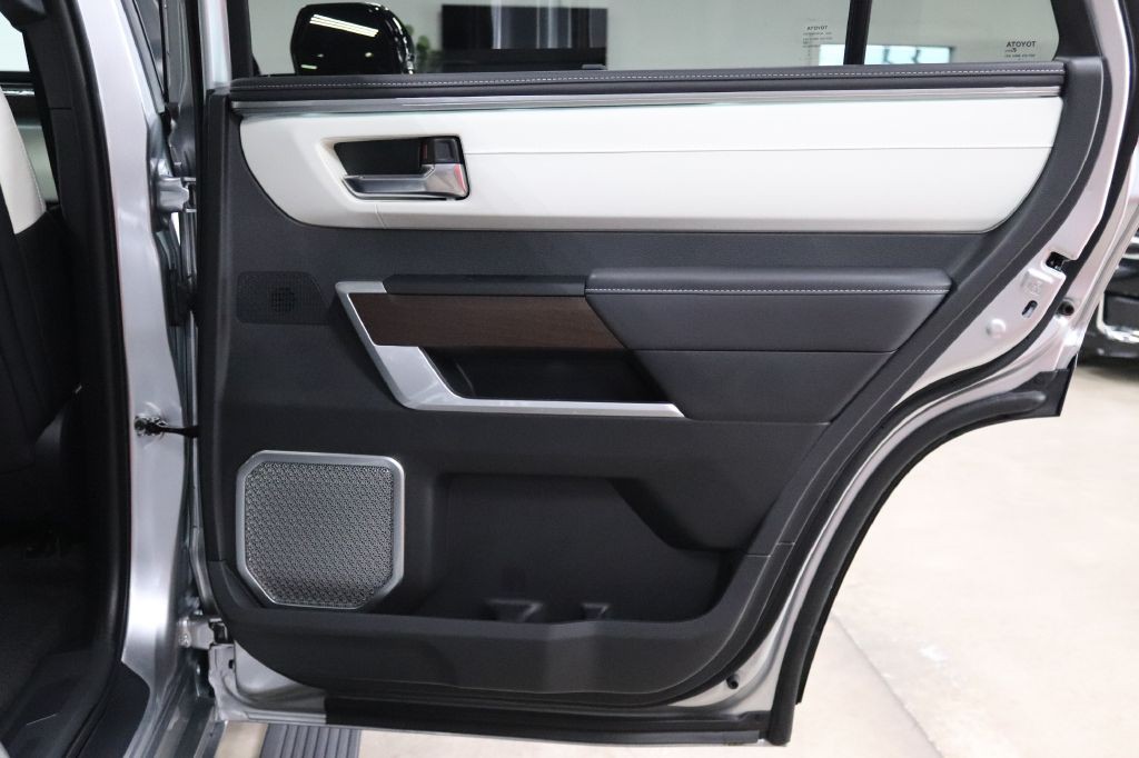 2025 Toyota Sequoia Image 18