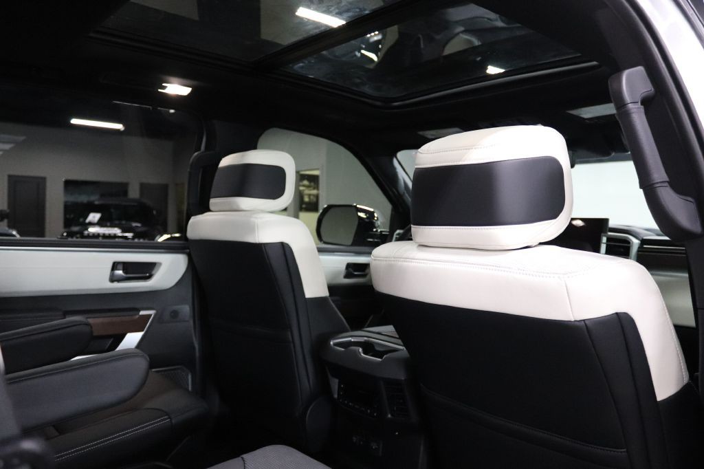 2025 Toyota Sequoia Image 21