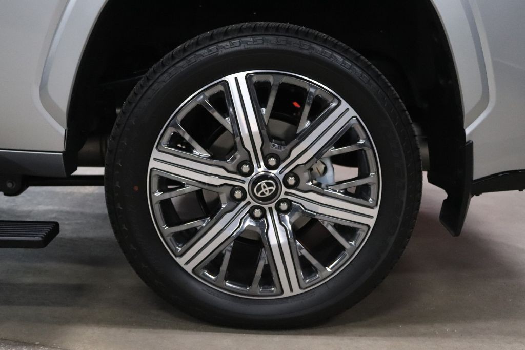 2025 Toyota Sequoia Image 39