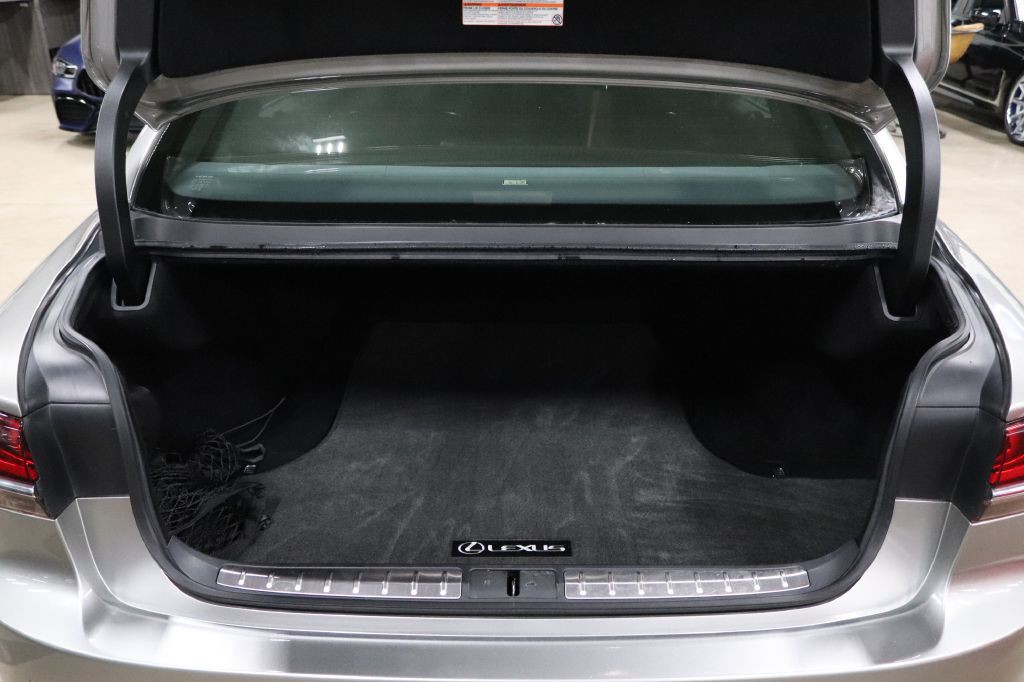 2018 Lexus LS Image 5