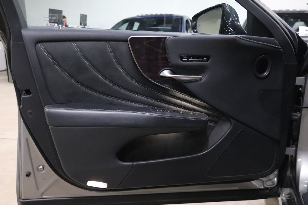 2018 Lexus LS Image 10