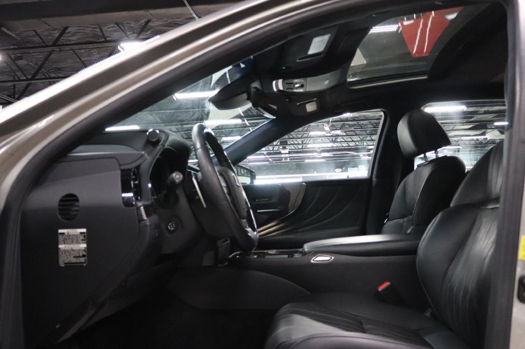 2018 Lexus LS Image 11