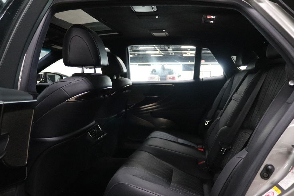 2018 Lexus LS Image 15
