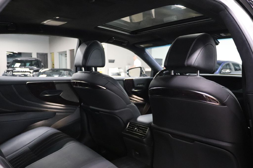 2018 Lexus LS Image 21