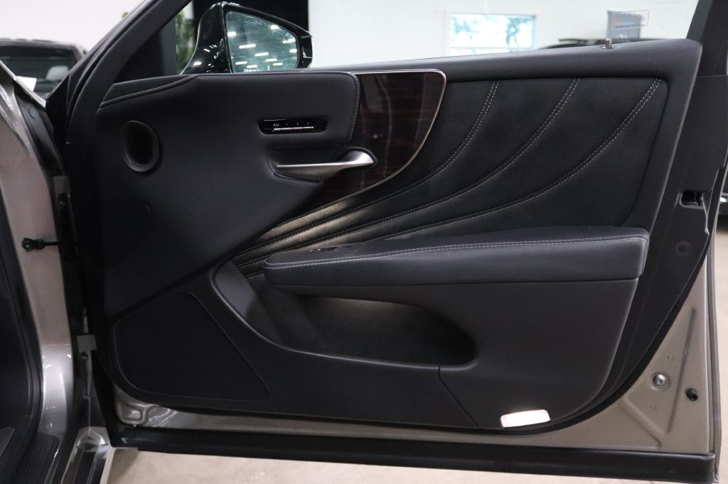2018 Lexus LS Image 22