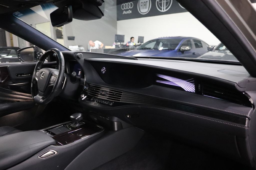 2018 Lexus LS Image 25